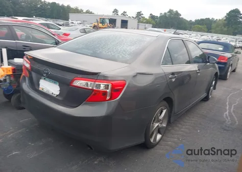 2014 Toyota Camry Se Sport z USA, uszkodzony, nr VIN 4T1BF1FK9EU739076